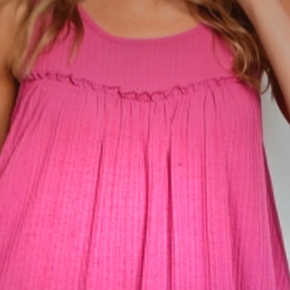 LAST ONE!!  Beautiful Spring Pink Shark Bite Tunic - Picture 2 of 2